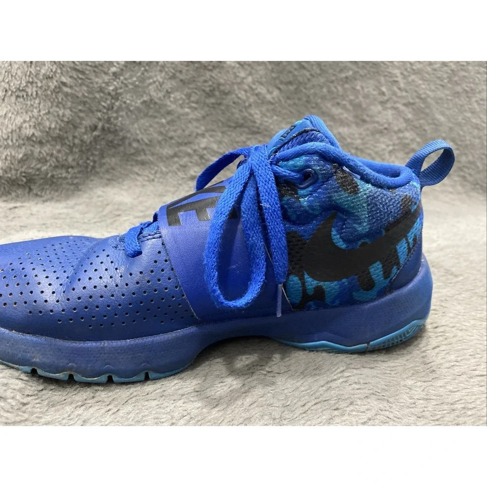 Nike Team Hustle D 8 Royal Blue Black Basketball Shoes Youth Size 6.5